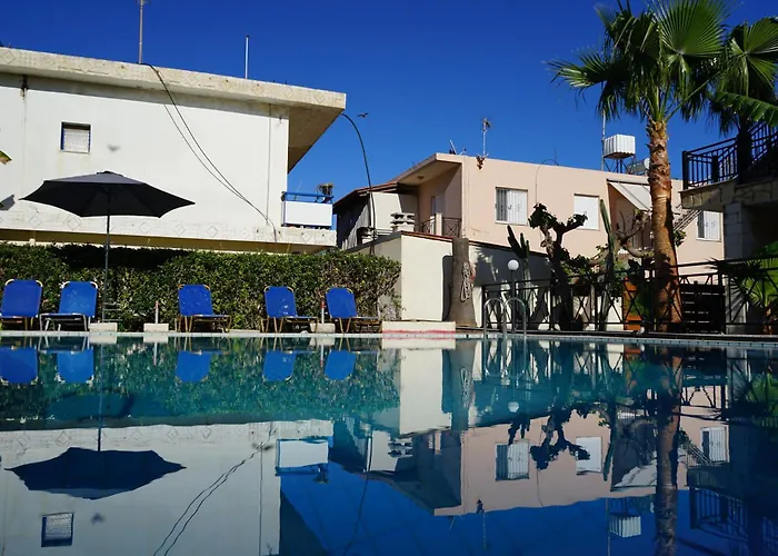 Agia Marina Halvat Hotellit